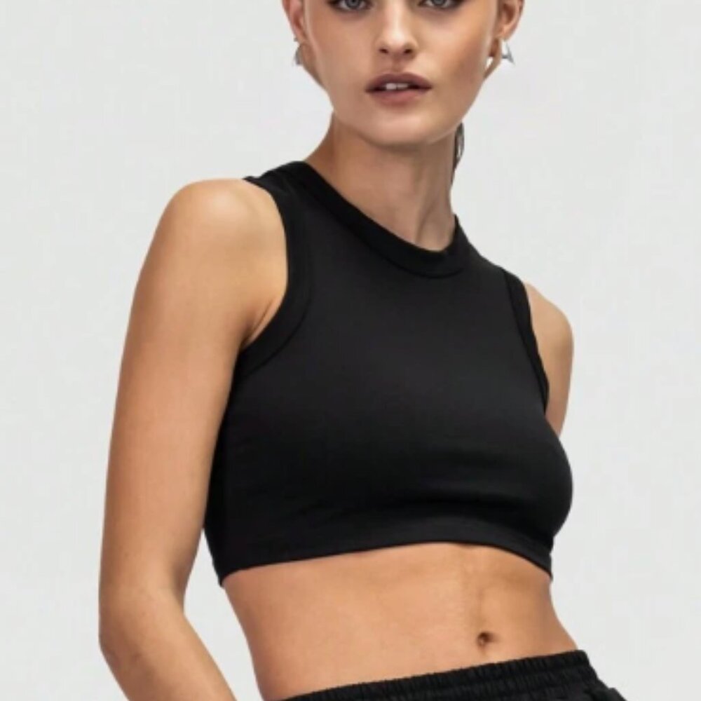 🍒 5/$25 🍒 Black Cropped Tank Top